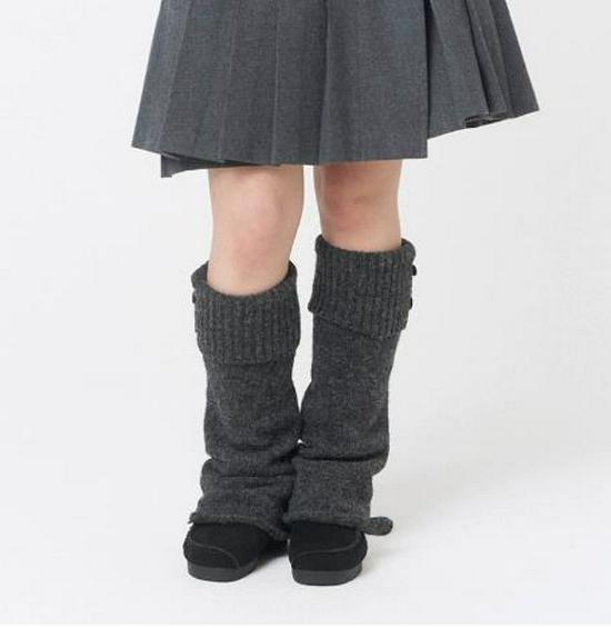 Auf Lager: Hugyourski Koreanischer Stil Zopfmuster Vintage Midi Strickpulloverkleid für Damen