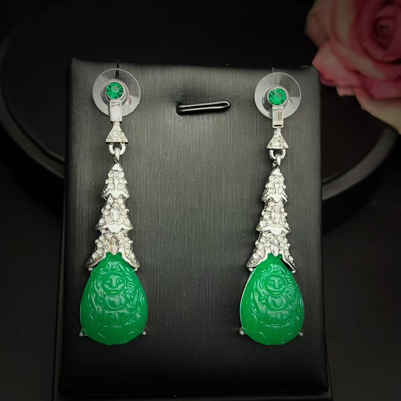 

Винтажные Изумрудные Резные Высококачественные Серьги С Изысканной Инкрустацией Универсальные Новый Китайский Стиль Темперамент