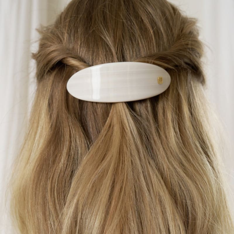 

FANTASTIC PLANET innocent ellipse hair clip innocent ellipse hair clip