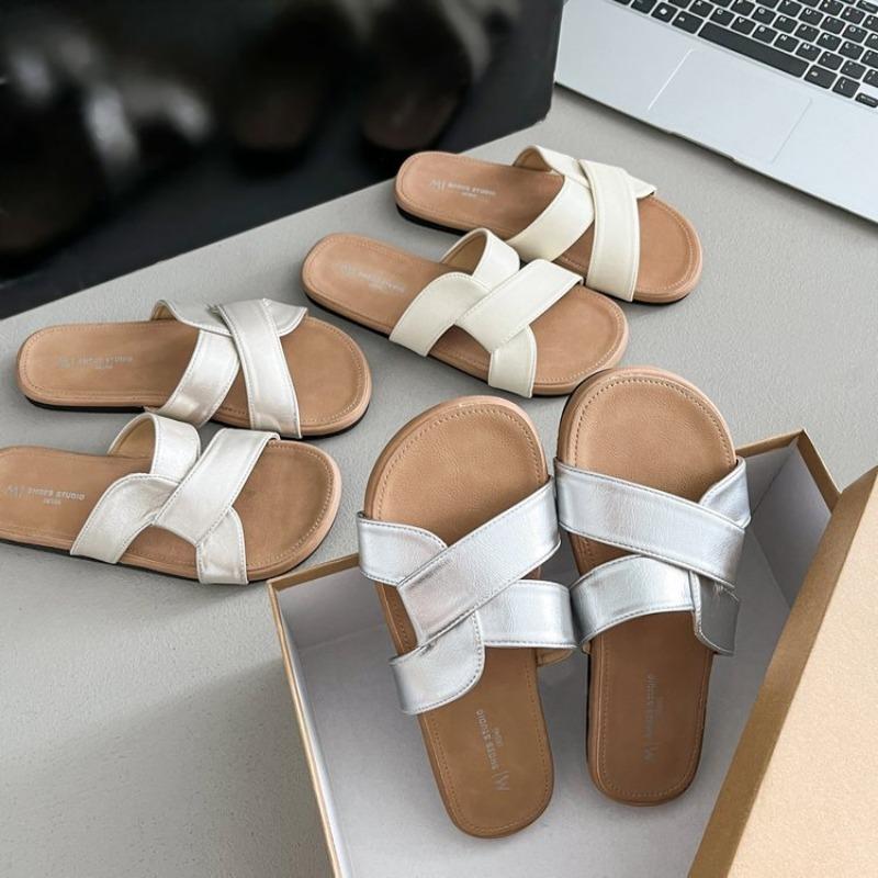 Flat-bottomed slippers women's new round head simple women's shoes women's skirt beach shoes