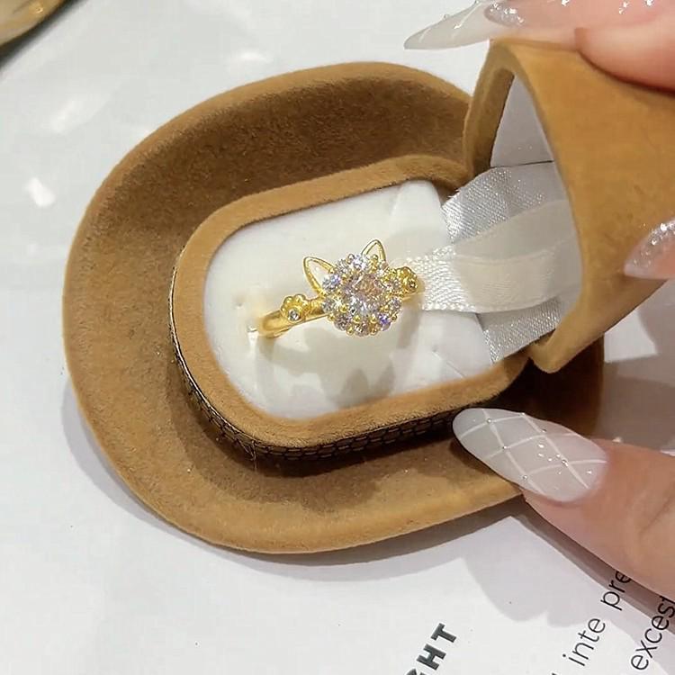 Rotatable Cat Open Ring with Micro-inlaid Zirconia – Luxurious and Versatile Fashion Statement for the Index Finger