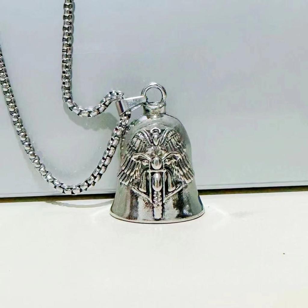 Modischer Engel Flügel Motorrad Klingel Anhänger Schlüsselanhänger Punk Rock Herren Reitparty Amulett Exorzismus Schmuck