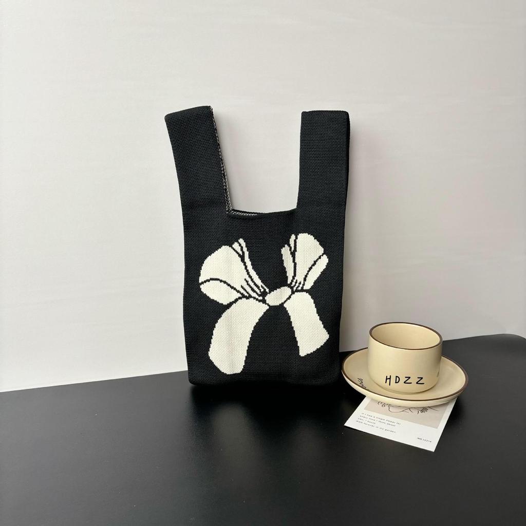 Knitted bag female animal tote bag cute souvenir snack bag versatile vest bag bucket woven gift bag