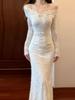 Elegancka Koronkowa Sukienka Bodycon Jednoramienna - Dopasowana, Długi Rękaw, Jesienna Moda dla Kobiet