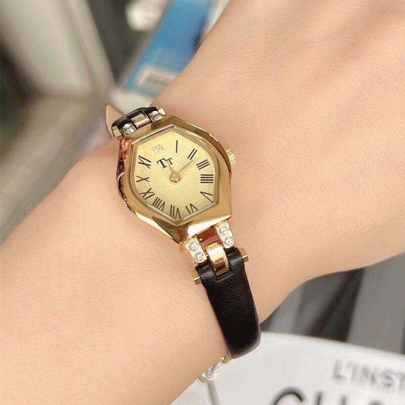 

Barrel-shaped watch women s small dial retro light luxury niche setting exquisite women s watch
