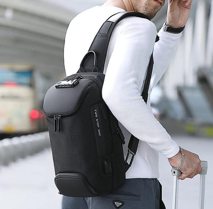 BANGE Nová multifunkční crossbody taška proti krádeži 9,7palcový tablet Outdoorová cestovní náprsní taška Batohy