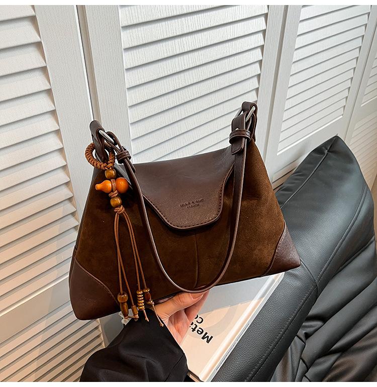 Underarm bag women's 2025 new Korean version of high-end fashion shoulder bag niche design retro messenger bag