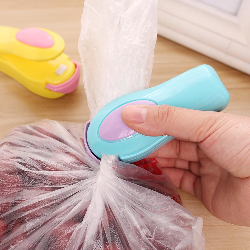 Kitchen Accessories Tools Portable Mini Sealing Machine For Kitchen Storage Plastic Bag Sealer Food Storage Bag Clip
