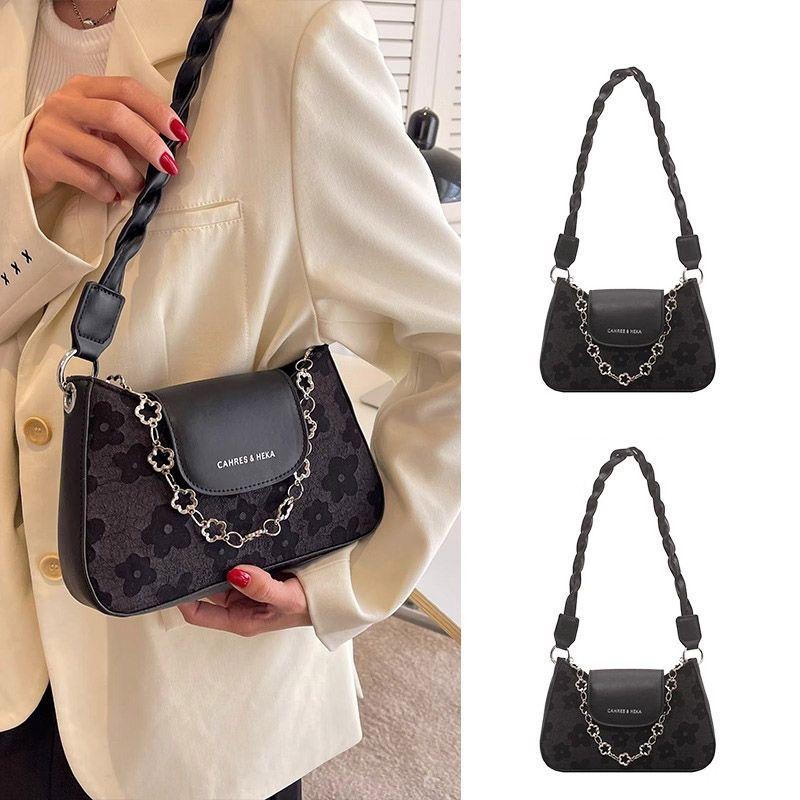 Autumn and Winter High-end Small Bag Women's New 2025 Autumn and Winter Light Luxury Black Messenger Bag French Women's Messenger Bag