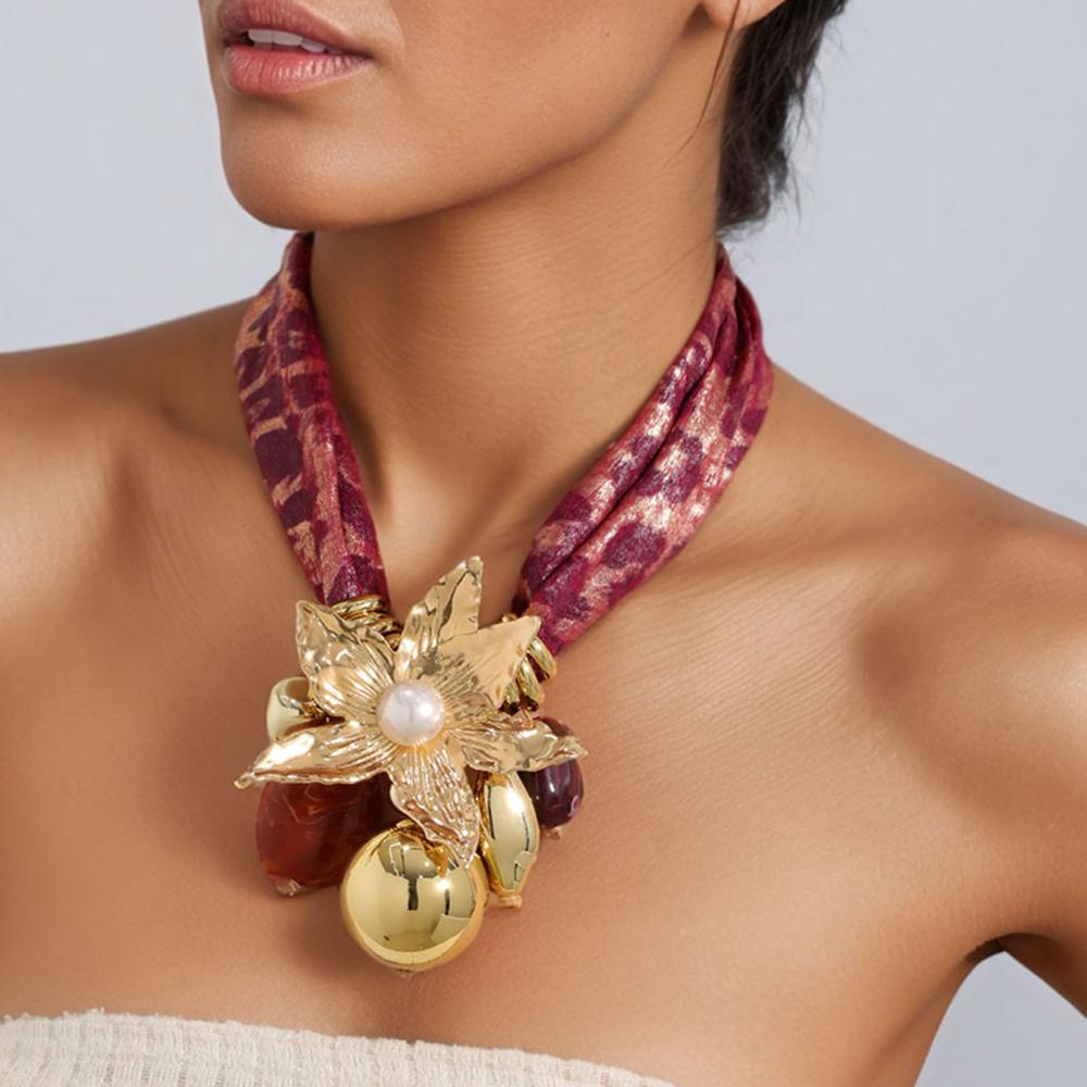 Statement Leopard Necklace Flower Pendant for Woman Girl Wedding Party Jewelry