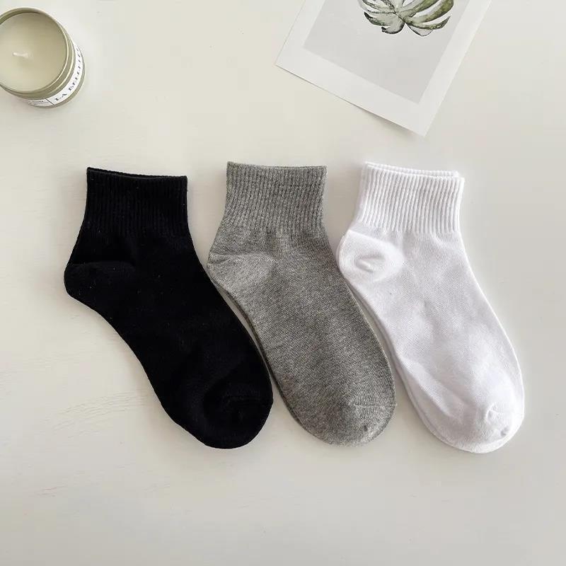 

Корейские молодежные носки до середины икры в вертикальную полоску из района Дондэмун Ankle 1 Pair серый