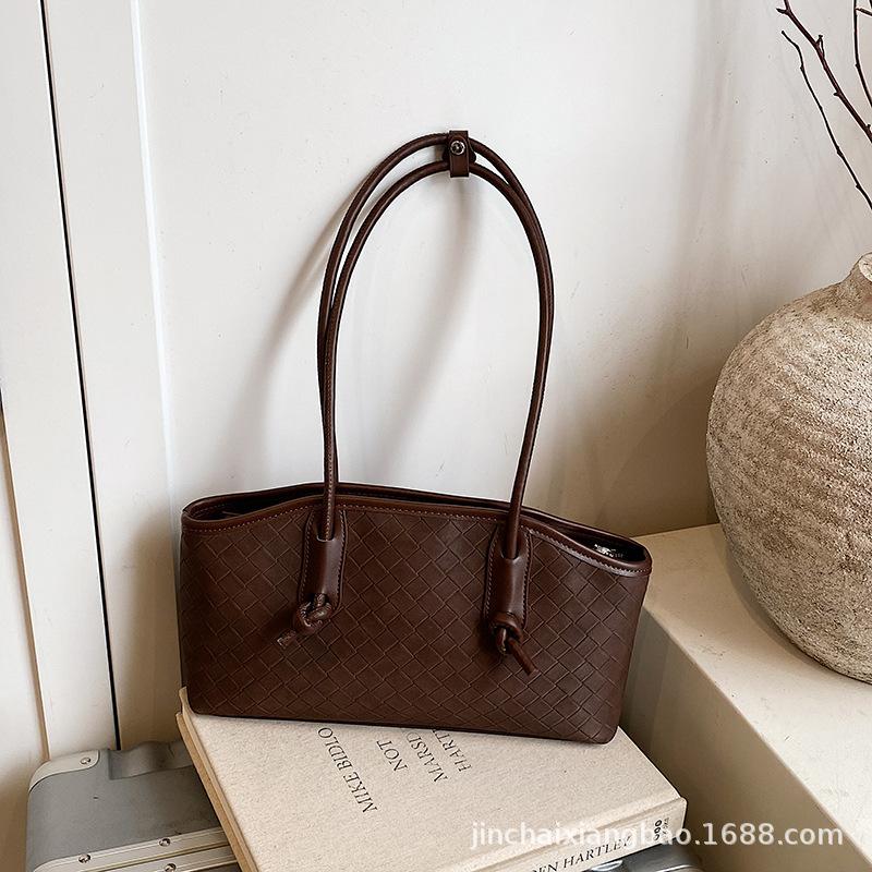 

Rhombus bag women s large capacity 2025 new trendy fashion underarm shoulder bag high-end sense portable commuter tote bag 33*7*18