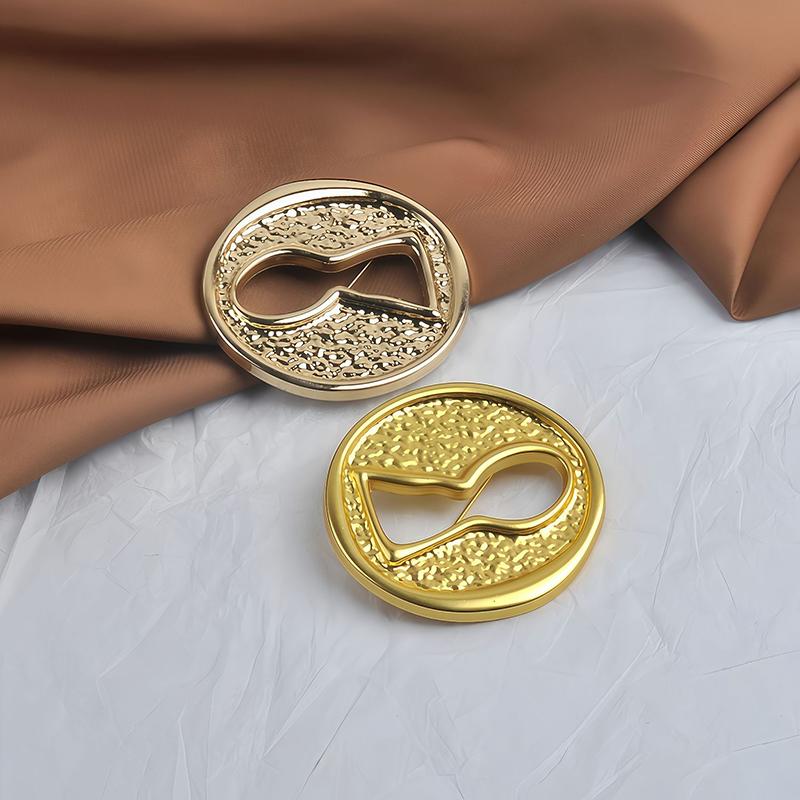 Pleated Brooch Alloy Keyhole Shape Glaze Luxury Badge Pin Trendy Banquet Clothes Metal Pin