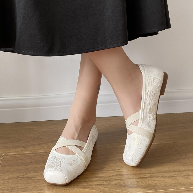 Fashion Floral Embroider Ballet Shoes Woman Elegant Almond Toe White Lace Ballerina Flats Ladies Cross Straps Wedding Party Mary Janes