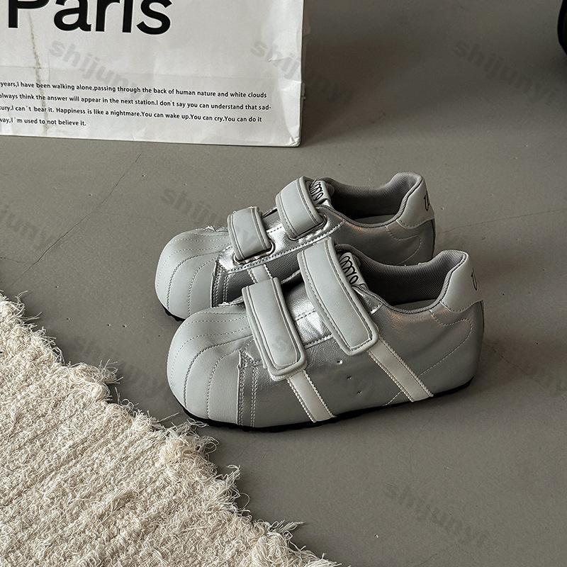 Fashion Women's Fashion Versatile Low Top Casual Single Shoes 2025 Autumn New Interior Height Increasing Comfortable Non Retro Sneakers