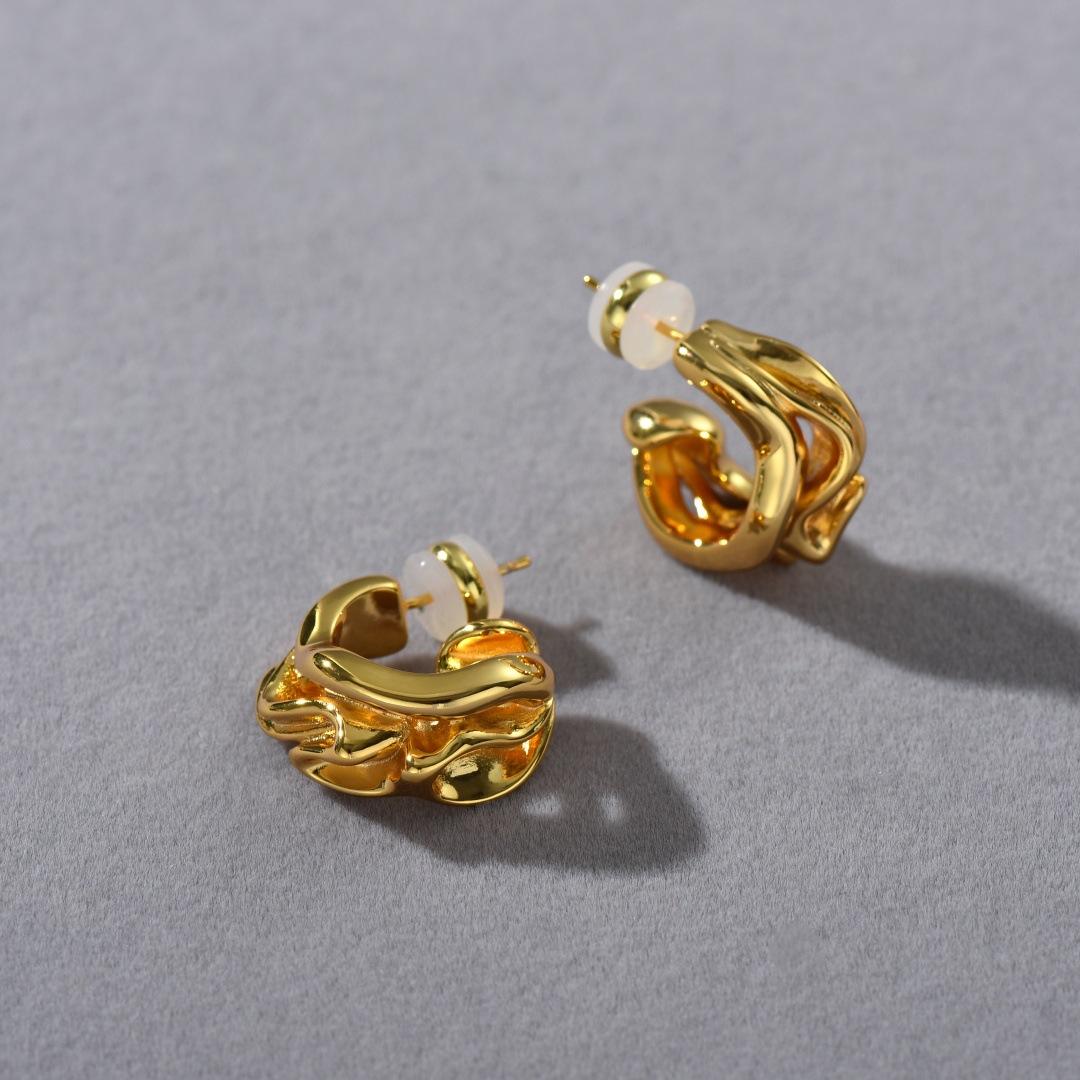 

Must Enter Unique Personality Irregular Copper Plated 18K Real Gold Earrings S925 Silver Needle Stud Earrings Niche Earrings Women