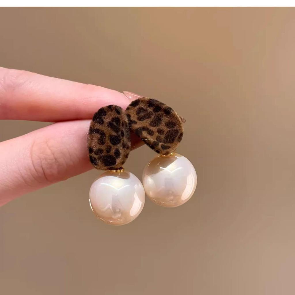 Women's Leopard Print Round Flocked Hoops: Unique Autumn/Winter European Statement Earrings for a Smaller Face Look