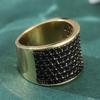 Black Synthetic Zirconia Paved Golden Plated Cocktail Ring for Women Men Fashion Simple Design Banquet Party Jewelry Accessories