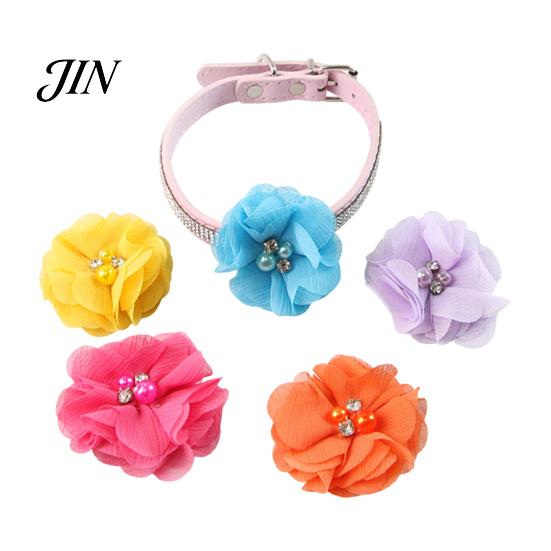 Adjustable Pet Collar Cute Flower Collar, Rhinestone Cat with 5 Break-resistant Interchangeable Flowers, Stylish for Cats Small Dogs Replaceable