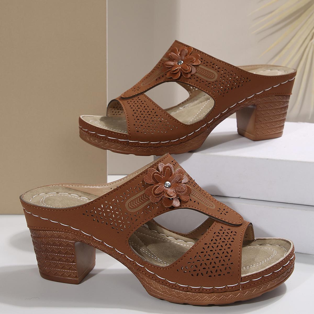 

European and American large-size sandals spring and summer 2025 new breathable and lightweight one-word buckle fashion thick-heeled sandals 43