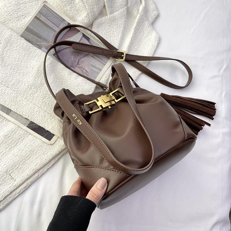 Trendy Cross-border Style Pu Material Medium Size Daily Match Women s Bag With Chic Wrinkled Design кофейный