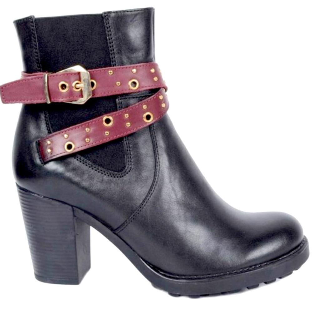 

Женские черные сапоги из натуральной кожи