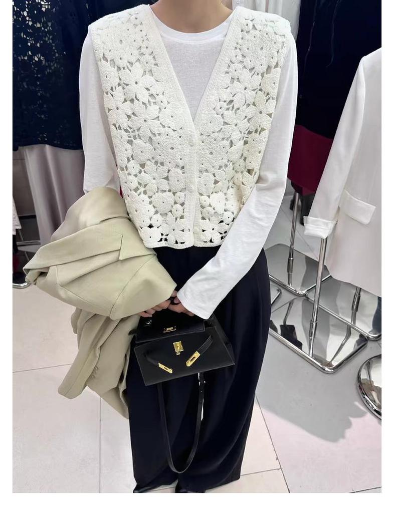 Early Autumn Women's Hollow Crochet Knit Vest - Loose, Plus-Size Woolen Sleeveless Top