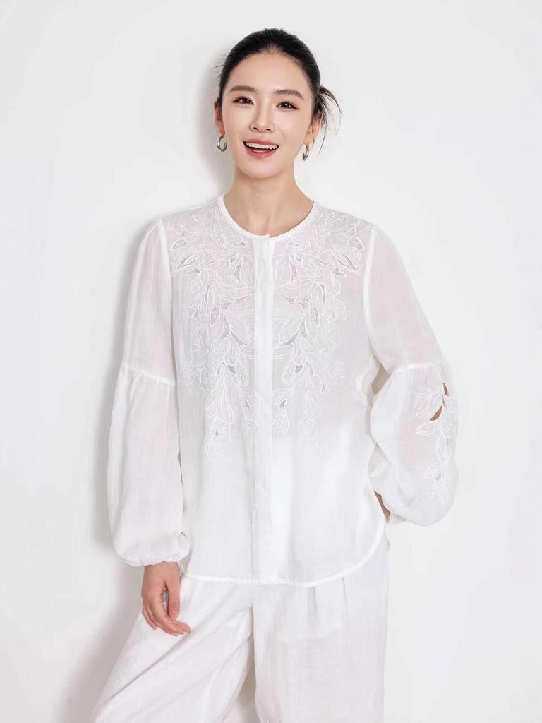 Spring 2026 French Embroidery Linen Shirt with Lantern Sleeves - Casual Vacation Style