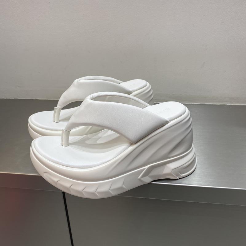 Super high-heeled flip-flops for women to wear in the summer of 2025, new non-slip beach shoes, platform soles, Internet celebrities, cold slippers
