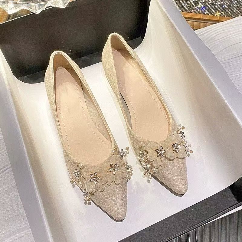 Bridal shoes single shoes are not tired women's wedding shoes 2025 spring and summer new French flowers bridesmaids pointed single shoes women
