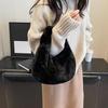 Fur Handbags Women's Small Half Moon Bag Warm Plush Wrist Bags Fashion Furry Short Handle Clutch Ladies Shoulder Bags
