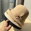 Chapeau de Pêcheur Tricoté Dôme Automne et Hiver Version Coréenne Tendance Décontracté Polyvalent Chapeau Bassin Relevé pour Mère Rend le Visage Plus Petit