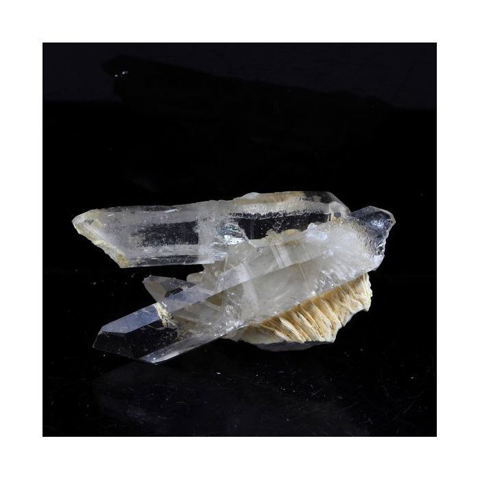 Pierres et Minéraux. Quartz biterminé + Baryte. 52.0 ct. Lac Blanc, Alpes d'Huez, Bourg d'Oisans, Isère, France.