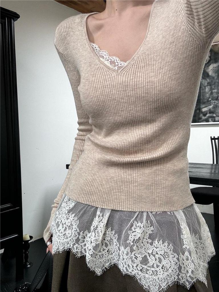 Viscose V-Neck Lace Camisole for Women - Elegant Socialite Style with Mesh Splicing and Atmospheric Layering