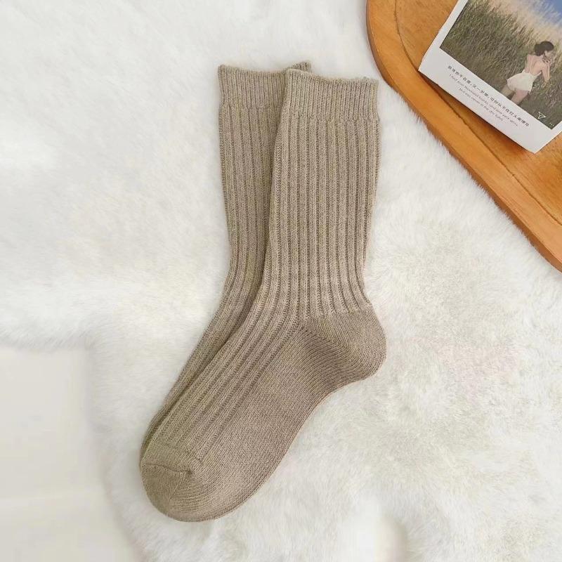 Women's Autumn and Winter Warm, Soft and Pure Color Wool Socks, Retro Thickened Twisted Medium Long Tube Pile Socks, Wool Socks
