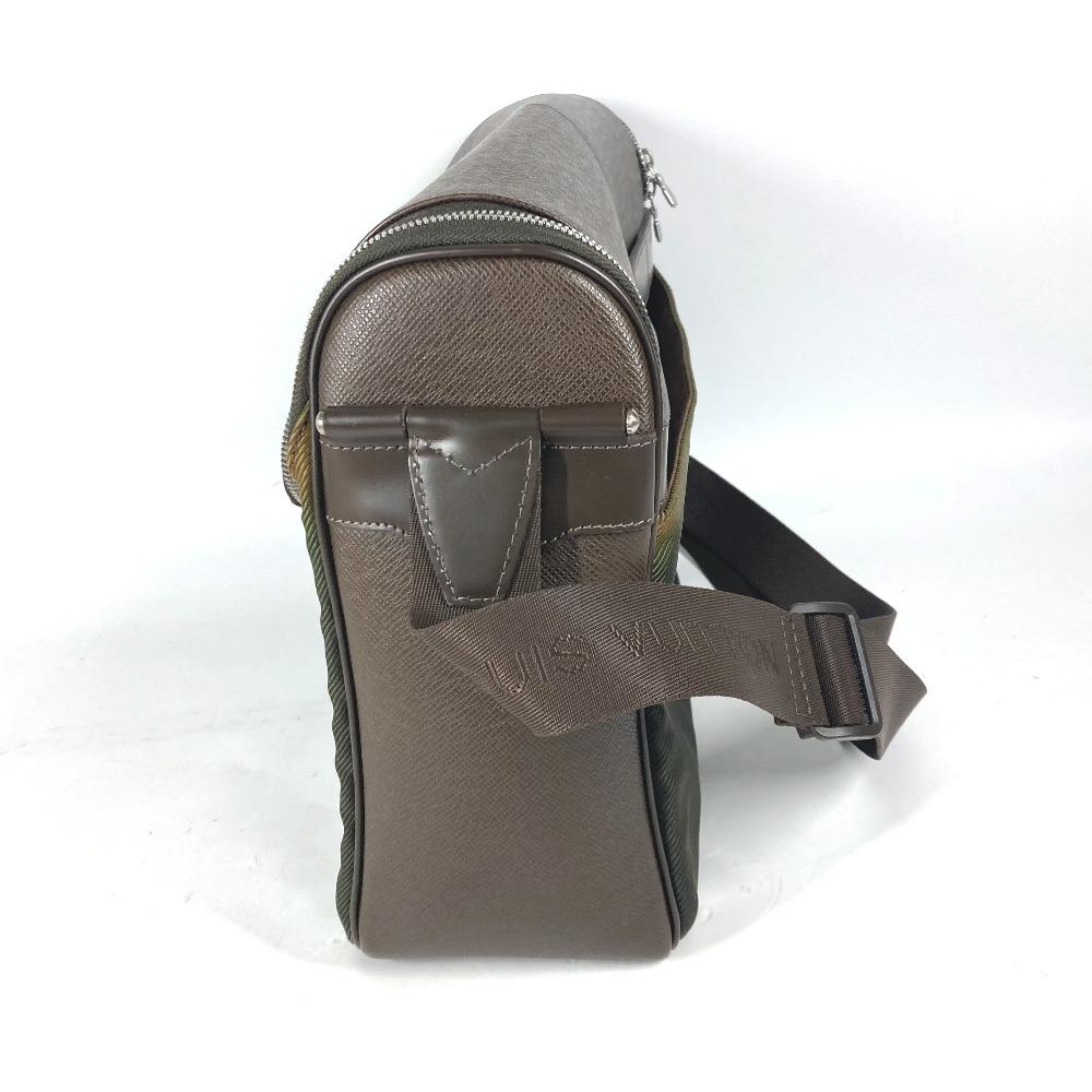 Louis Vuitton M30868 Taiga  Crossbody Bag Messenger Bag Shoulder Bag