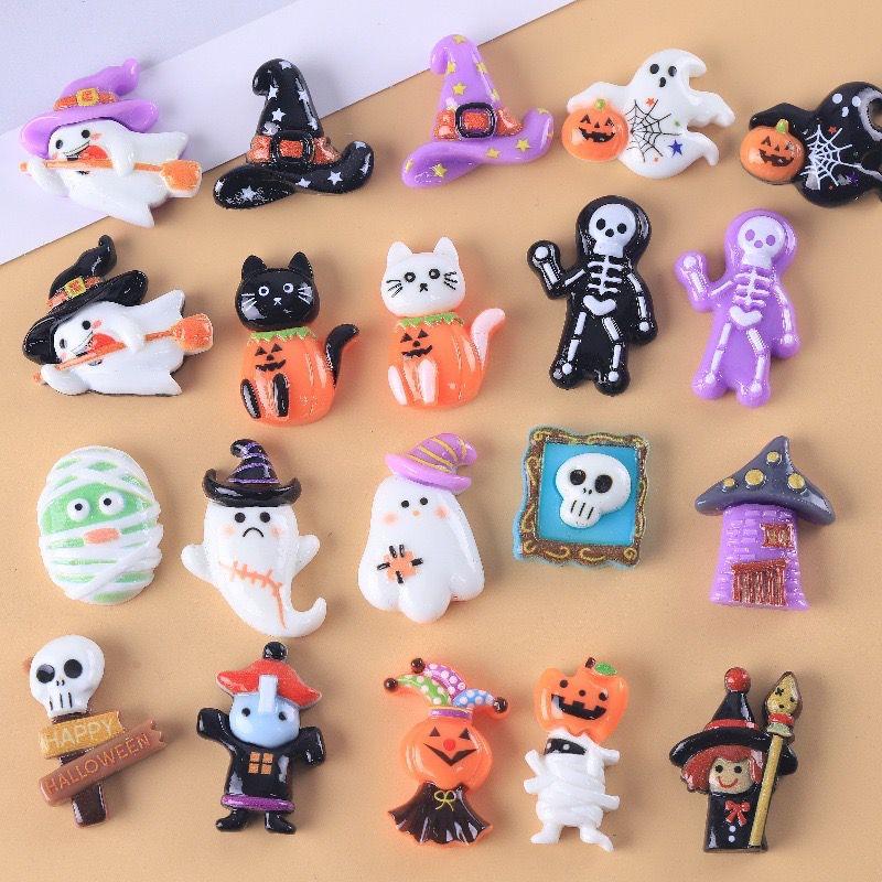 10 Pcs Cute Cartoon Halloween Ghosts, Skeletons, Pumpkins Flat Back Resin DIY Jewelry Hairpin Craft Decoration Accessorie