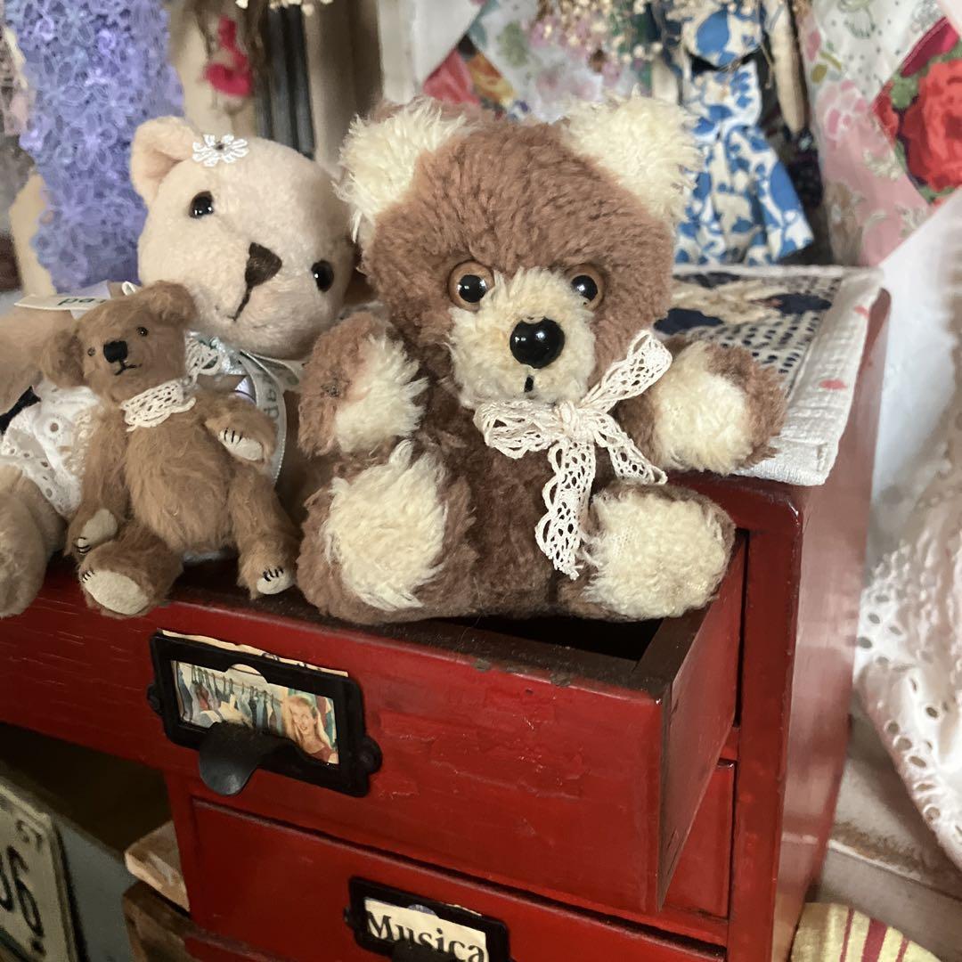 

[USED] Antique Teddy Bear, Price Reduced, British Mini Teddy Bear, 11cm, Sitting, with Decorative Tin