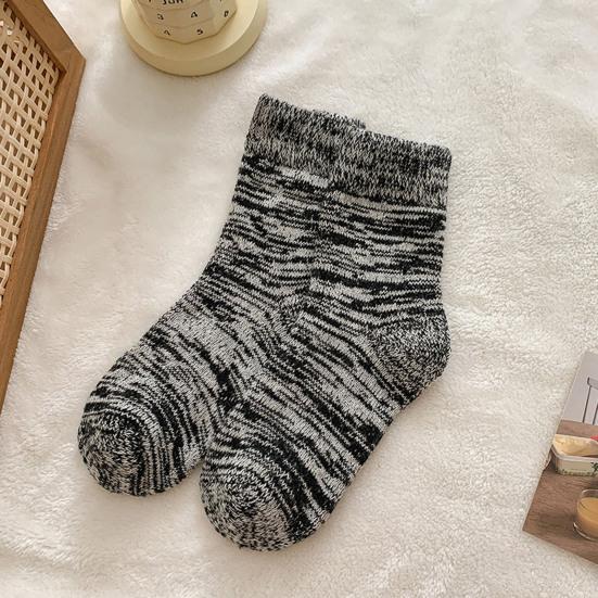 Flauschige Socken für Damen Gemütliche Dicke Flauschige Kniestrümpfe Winter Fleecegefütterte Stiefelsocken Thermische Retro Mid-Calf Warme Socken