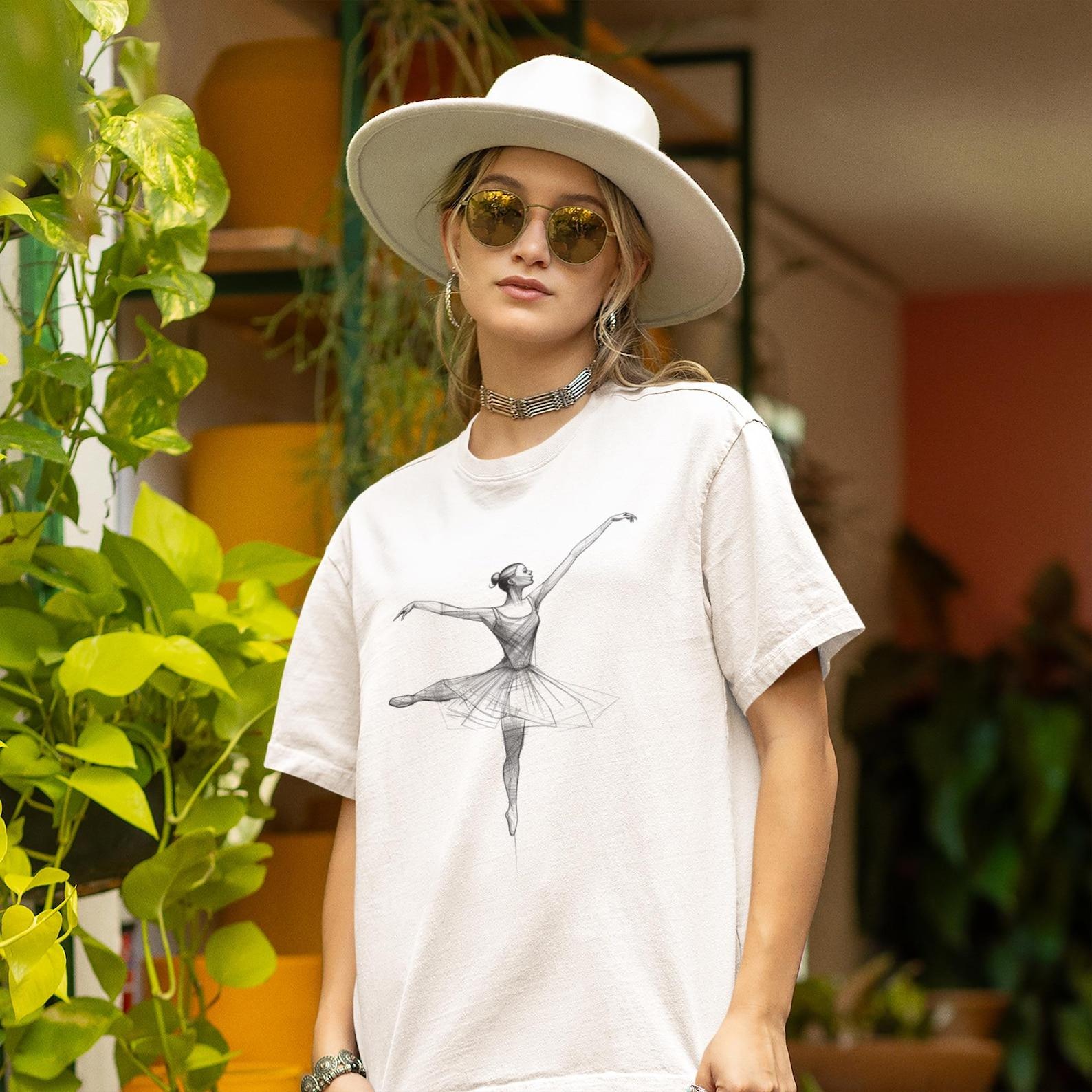 Elegant Ballerina Sketch T-Shirt: Minimalist Ballet Art Tee L