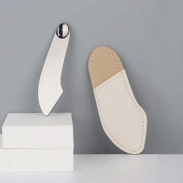 

AME - Stainless Steel Foundation Scraper with Faux Leather Sleeve With Faux Leather Sleeve - Silver