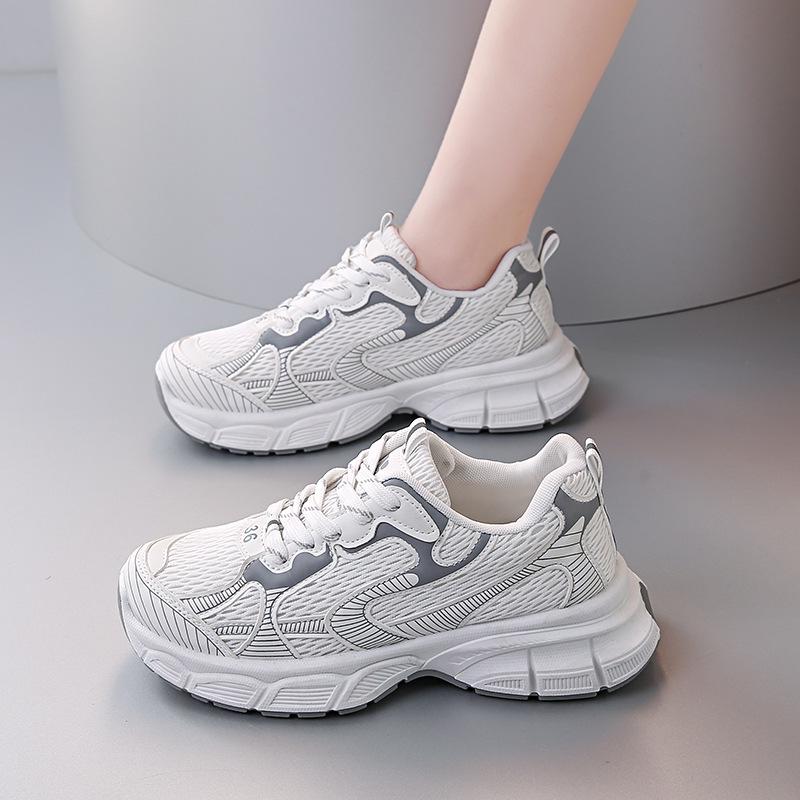 Women's Dad Shoes 2025: Autumn Mesh Breathable Casual Lightweight Running Sneakers with Thick Soles for a Smaller Foot Look