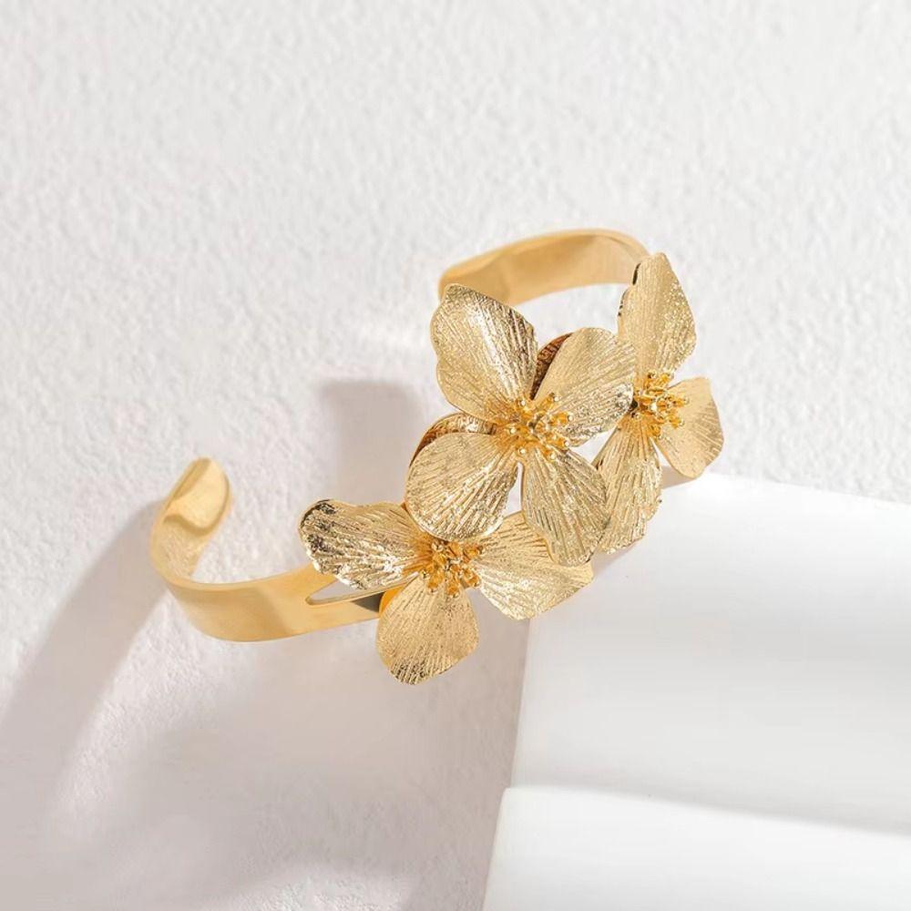Mode Vintage Elegant Armreifen Goldfarbe Offener Armreif Blumenmanschettenarmband Hand Schmuck