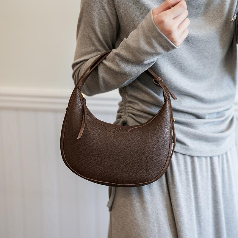 Niche Women's Handbags 2026 New Versatile Shoulder Crossbody Underarm Bag Casual Fashi Crescent Satchel