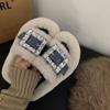 Doppelreihige flache Sohle Zuhause dicke Sohle Plüsch Oberbekleidung weiße flauschige Pantoffeln Damen Herbst und Winter neue Ein-Wort-Pantoffeln Tide