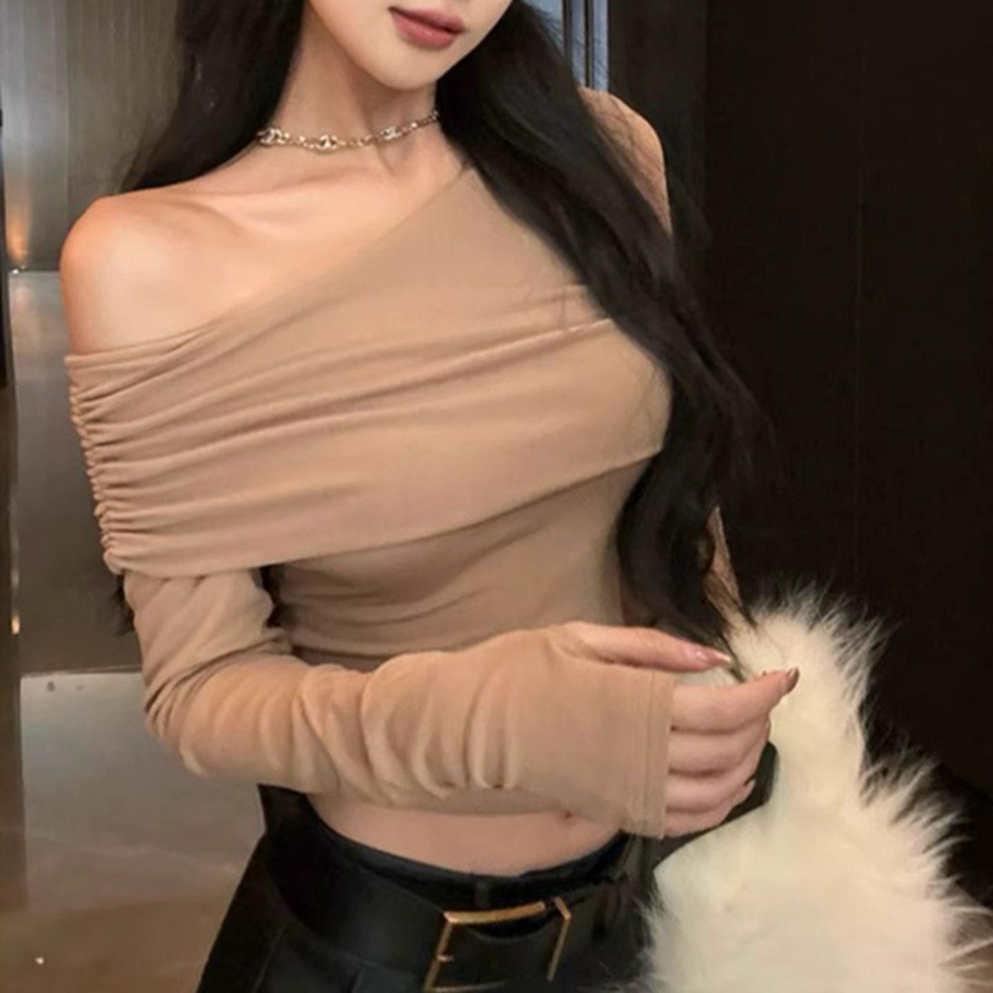 

Hong Kong Retro Sexy Red Off-Shoulder Ruched Long-Sleeve Top - Slim Fit Women s Design L хакі