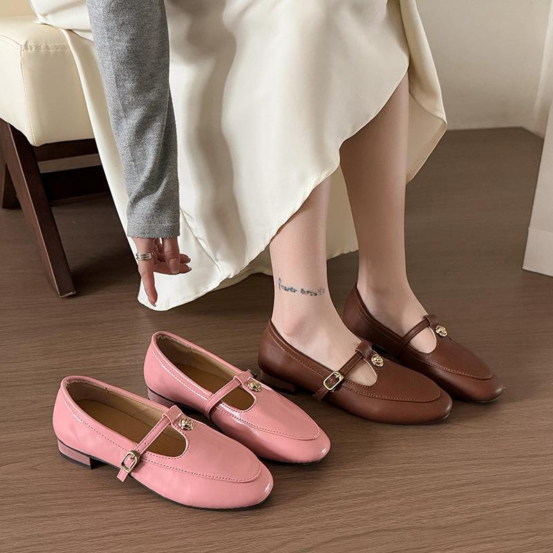 Pink Mary Jane fashion single shoes women's 2025 new retro round head one-word buckle strap thick heel loafer small leather shoes