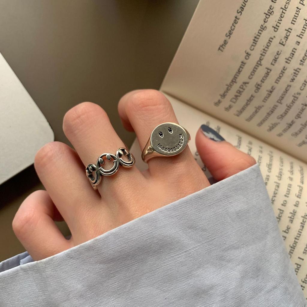Crafted Geometric Beautifully Smiley Face Adjustable Ring With Rhinestones Perfect For Stylish Women