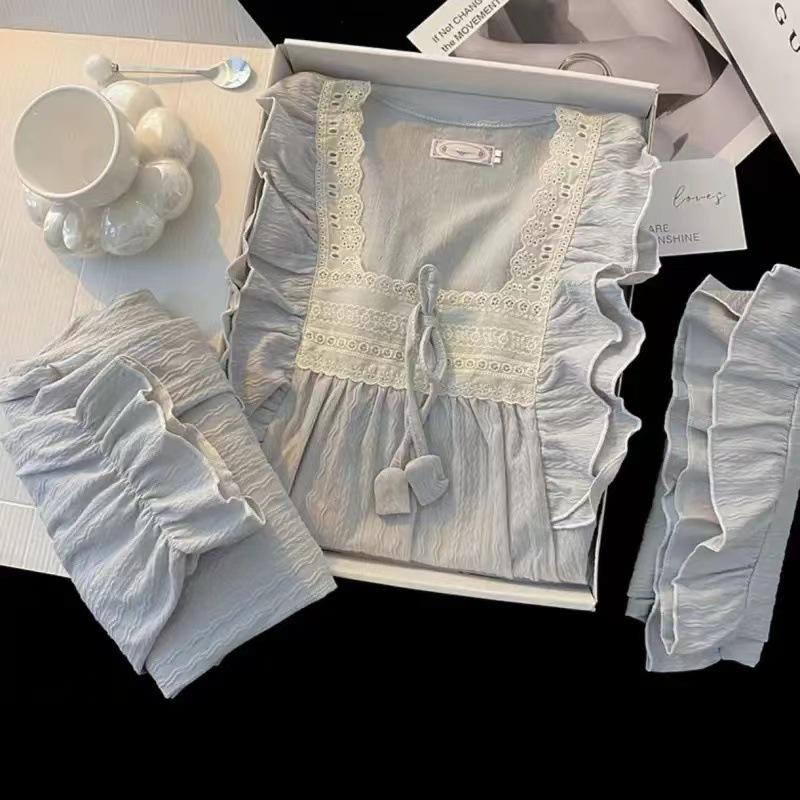 Damen Dreiteiliger Sommer Pyjama Set: Süße Jacquard-Kurzarm-Shorts & -Hosen aus Baumwollimitat, Homewear im Prinzessinnen-Stil.