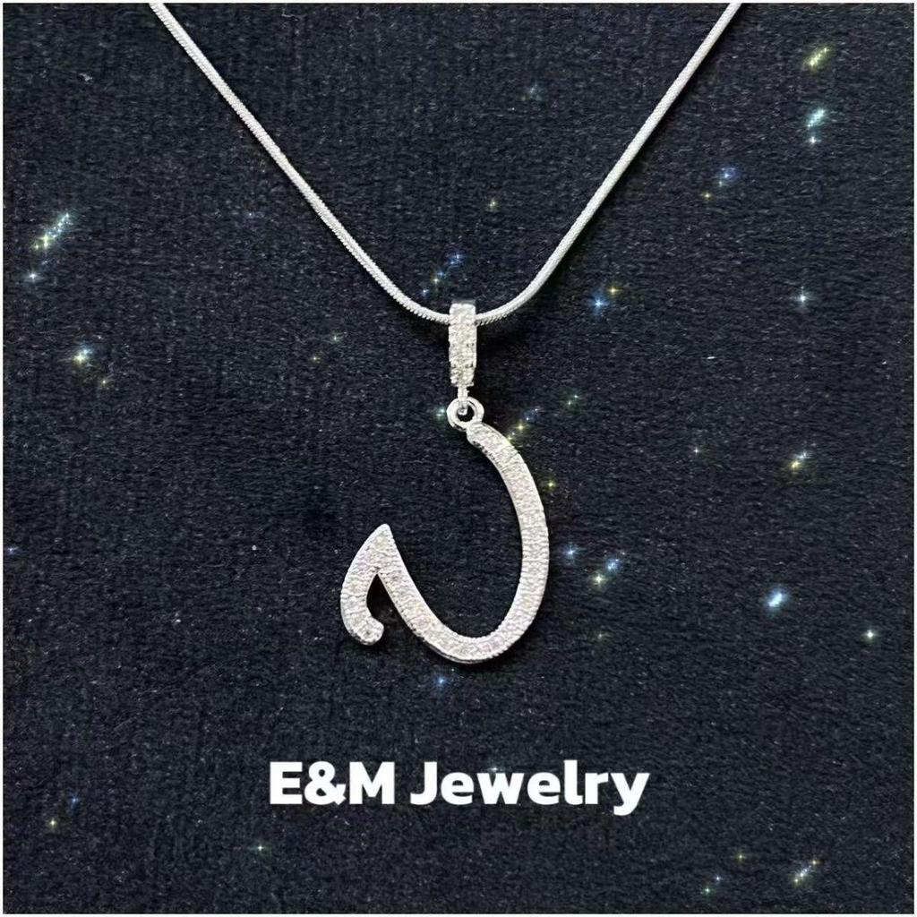 Königliches Hof-Halsband inspiriert von Mean Girls - Set mit Anhängern: Kreuz, Krone & römische Ziffern, vollständig besetzt mit Zirkonia - Luxuriöser, vergoldeter Kupfer-Choker für Damen